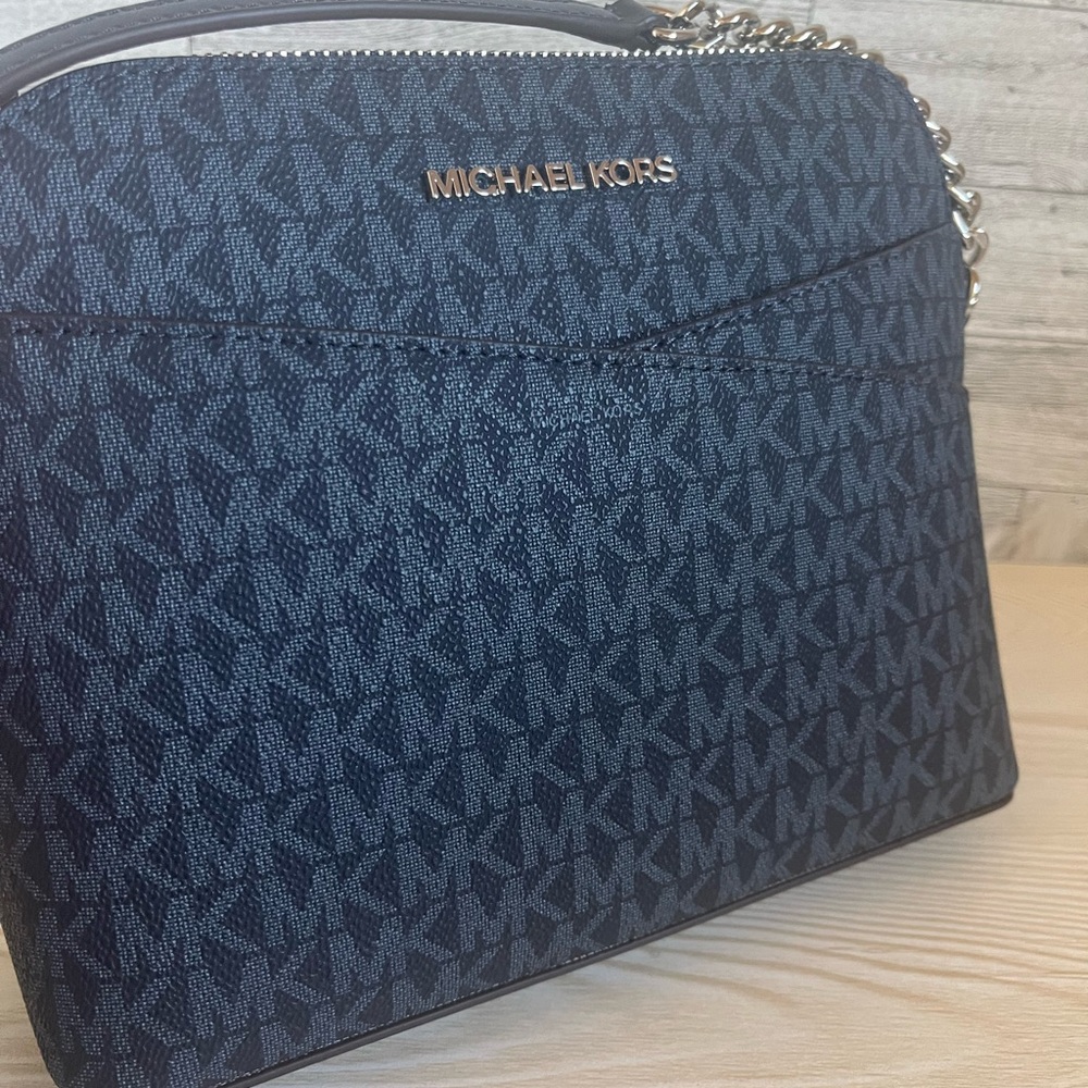 Michael Kors Medium Admiral Dome Crossbody - Picture 5 of 8
